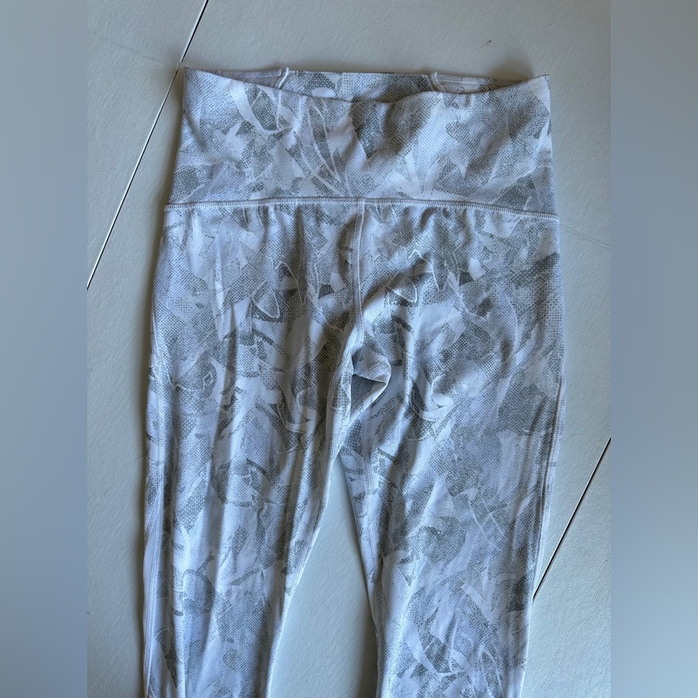 Lululemon Jasmine White Multi Print High-Rise Leggings Size 8